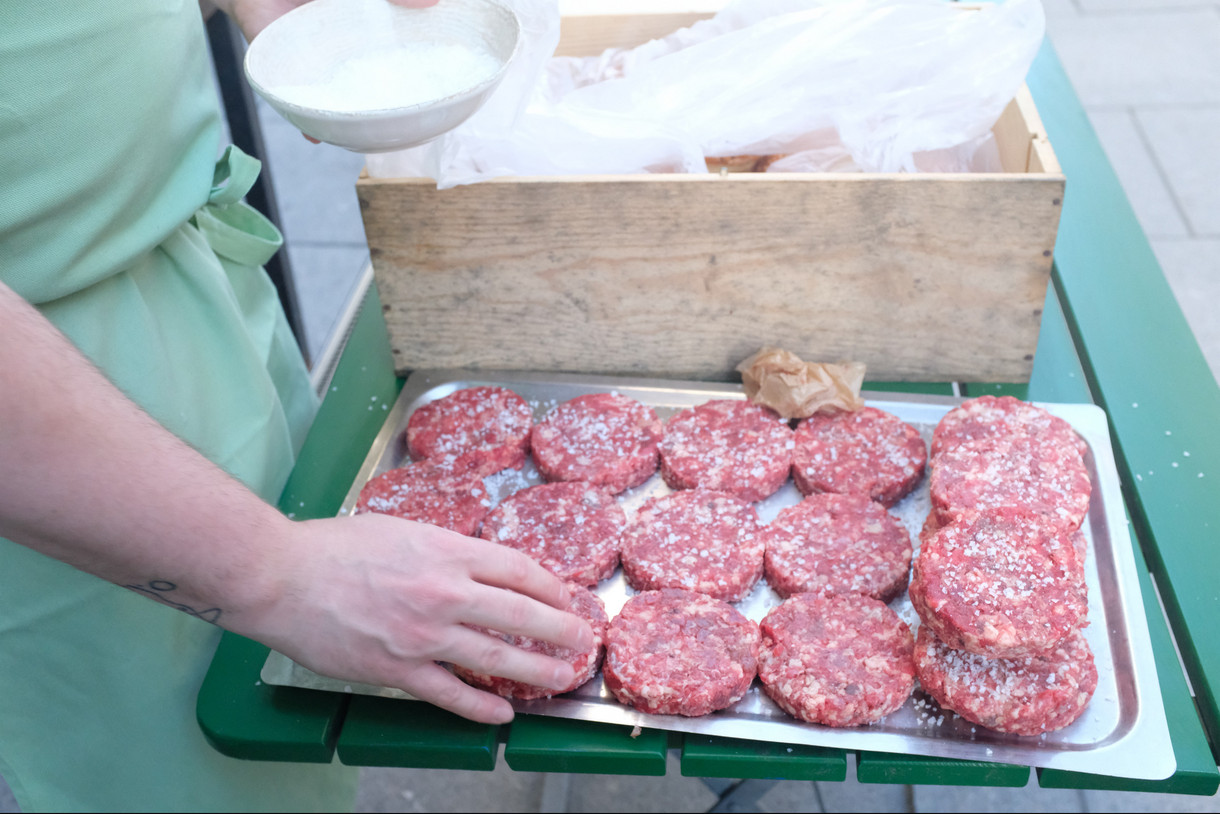 Tilberedning av burger